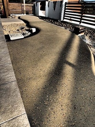 たたき仕上げの園路