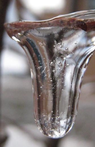 氷の滴