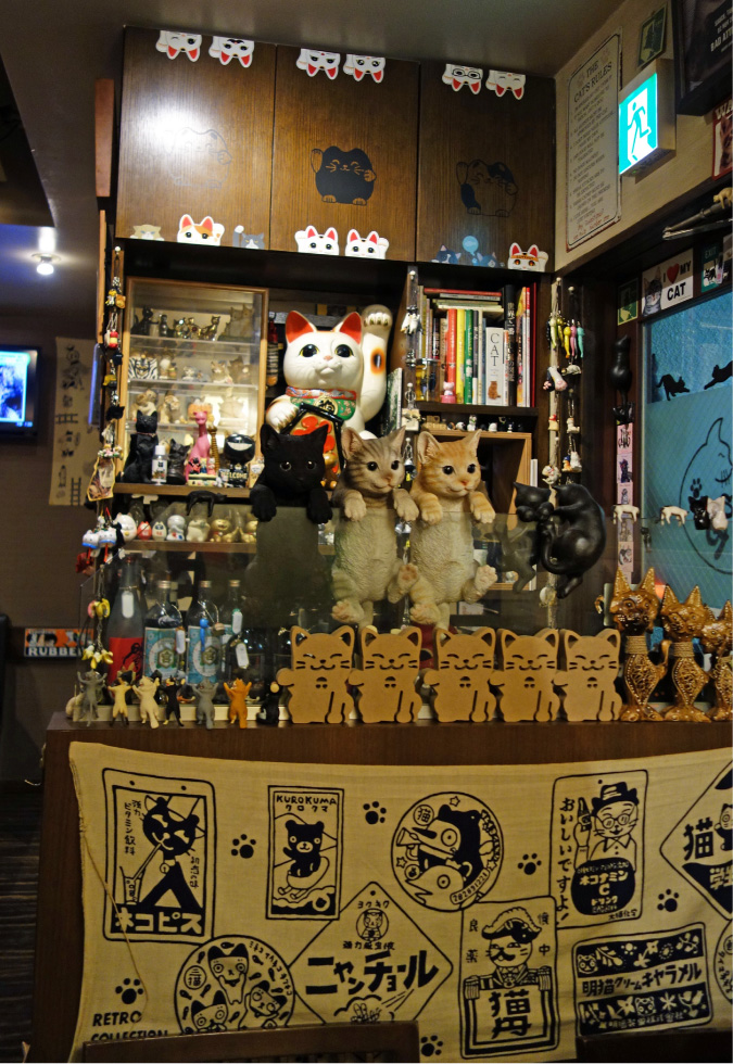 目黒「ねこや」の店内1。