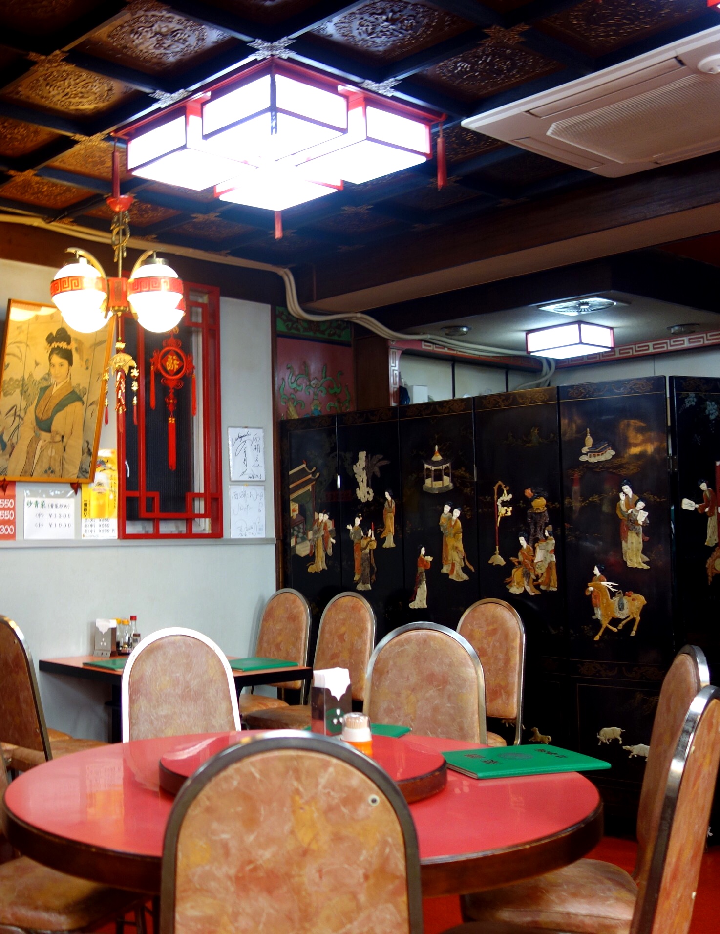 西湖・店内(撮影:中野龍三)。