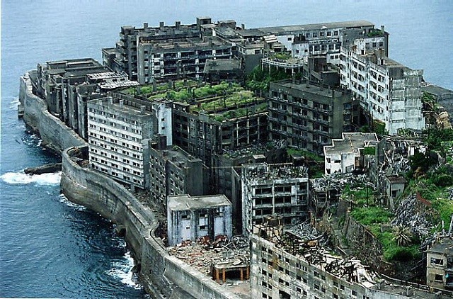 「軍艦島の暮らし 温泉」の画像検索結果
