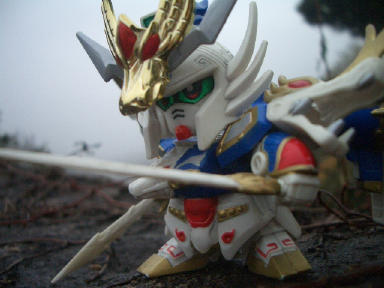 よみがえる三ツ首龍～BB戦士No,115 頑駄無白龍大帝～ : なななな、