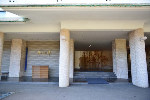 06
