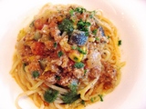 私と母オーダーの豚のラグースパ★スパイシーでこれまた初めての味だった!