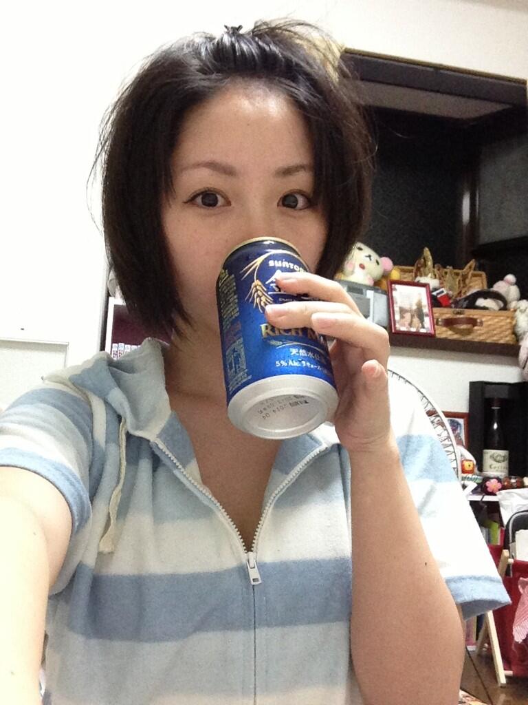 元グラビアアイドルの家飲み写真wwwww