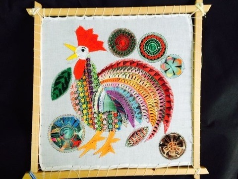 ニャンドゥティ おん鶏 黒 刺繍 額 パラグアイ 伝統工芸/ハンドメイド木枠 鶏 ニャンドゥティ おん鶏 黒 刺繍 額 パラグアイ 伝統工芸