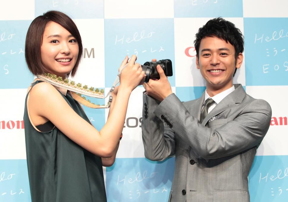 「新垣結衣 背」の画像検索結果