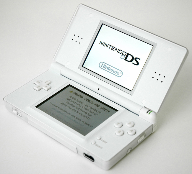 Nintendo_DS_Lite_side