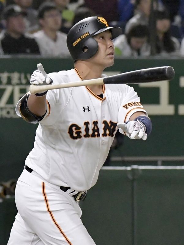 阿部慎之助(38) オープン戦.048 1 1←2億1000万 のサムネイル