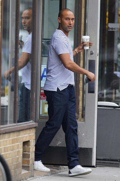 Derek+Jeter+seen+going+Starbucks+West+Village+-7D5f-WYzRcl