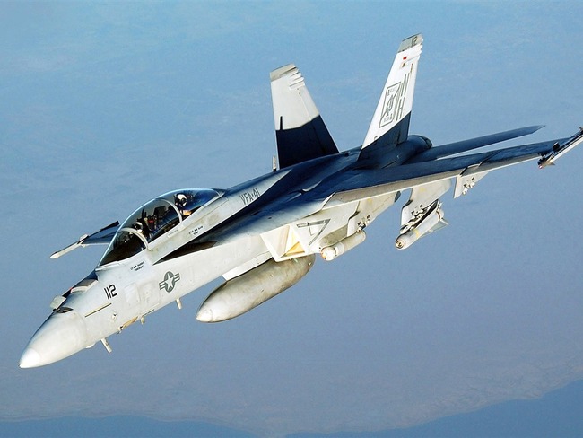 FA-18-Hornet-VFA-41-Fighter_1024x768