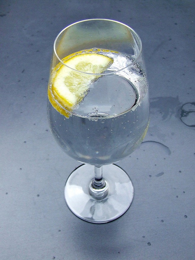 sparkling-590687_1280