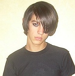 エモ スタイルの若者を石打ち刑殺人 イラク リュウ ネコのフー ミー Blogos ブロゴス