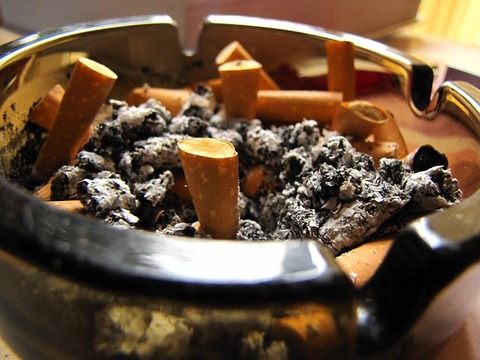 ashtray-169399_640