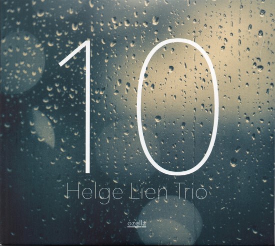 Helge Lien Trio / 10 : Jazz & Drummer