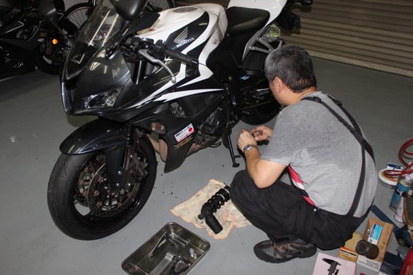 CBR600RR オーリンズ FGKカートリッジ