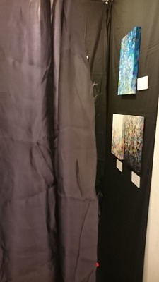 カーテン黒