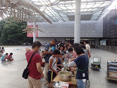 ポーチで朝ごはん