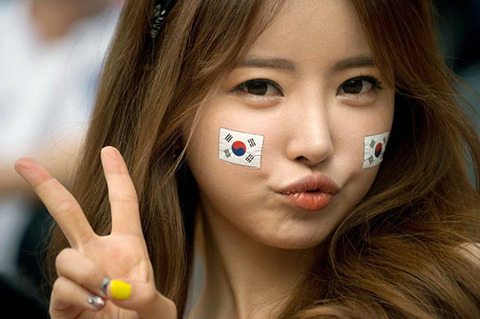 サッカー　韓国　サポーター