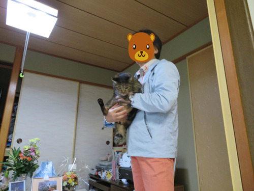 出勤前にたくみを抱っこ