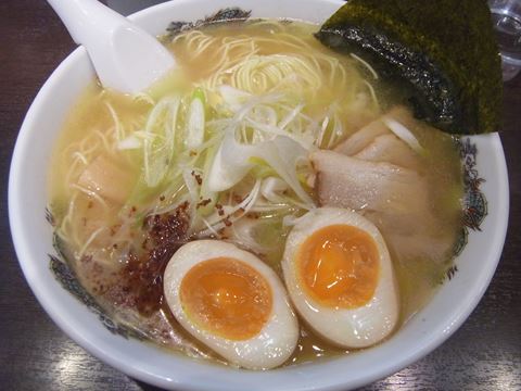 小平 来来亭 小平仲町店 塩ラーメン 690 大盛り 味玉子 各 100 各税抜 ハラヘリ日記 Ii
