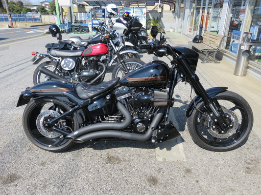 2017年FXSE☆ブレイクアウトCVO☆純正リアホイールタイヤセット 2017年式