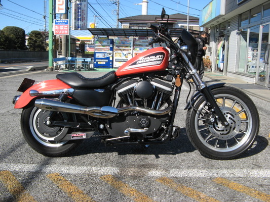 2005年式XL883R スポーツスター883Rにアイコンショック取り付け