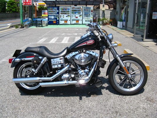 FXDL ダイナ ローライダー 2006年車外し 純正ベース カスタムシート FXDL ダイナ ローライダー 2006年車外し 純正ベース カスタムシート