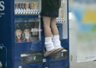 女子高生に黙祷をさせて、オナニー …大阪