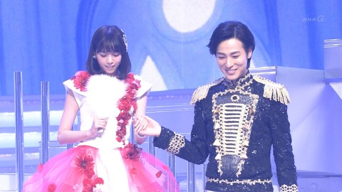 【乃木坂46】”お姫様選抜”登場!山内惠介氏『流転の波止場』プリンセスななせキタ━━(゚∀゚)━━!!【紅白歌合戦】