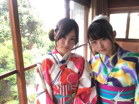 浴衣姿の星野みなみと伊藤万理華