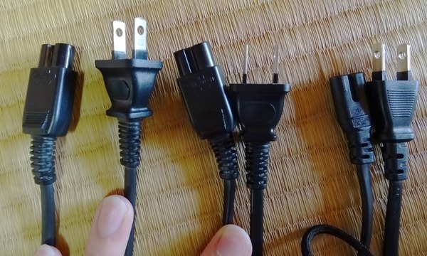 ゲーム機本体（プレステ4）配線コード、リモコン PS系の電源コード