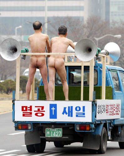 韓国国民にノーベル平和賞か「最も平和的かつ美しい方法で大統領を罷免した」と自画自賛
