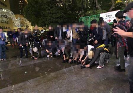 【蠅】「写真映え」求め迷惑行為。神戸ルミナリエで地面に水をまき散らし、水面に映るイルミネーションを撮影