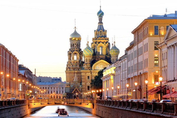 001-St-Petersburg-Guide-Vogueint-Credit-Getty-Images