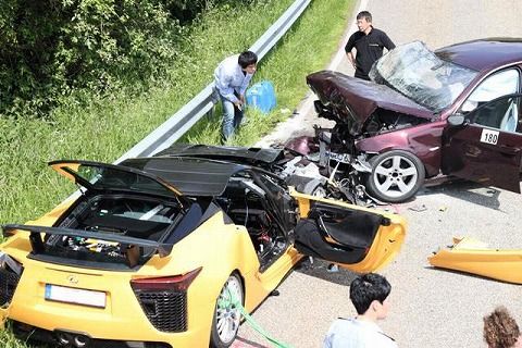 スパ速 レクサスlfaニュルブルクリンクにてbmwとクラッシュで死亡事故