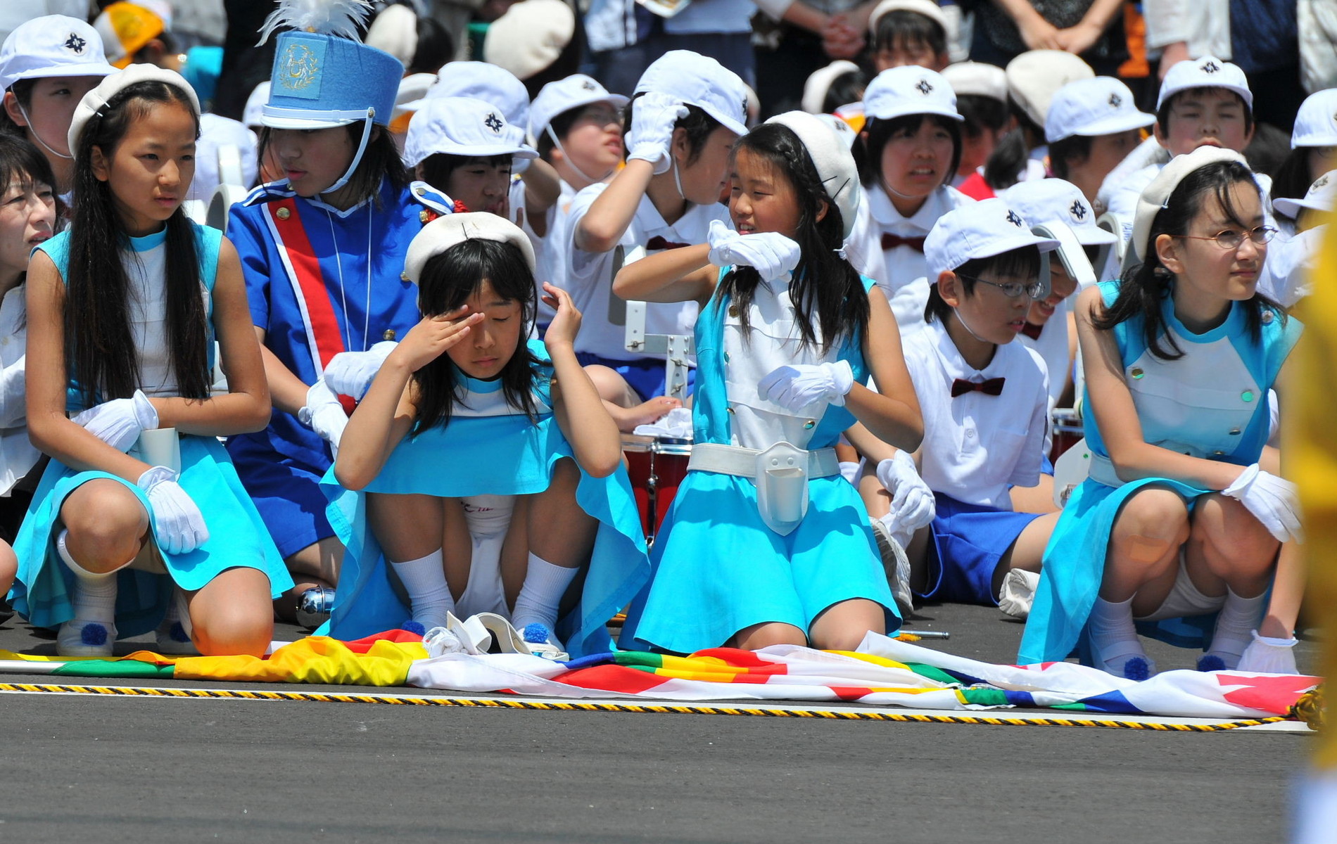 卒アル パンチラ 卒業アルバムがパンチラ祭り | パンチラしか考えられない