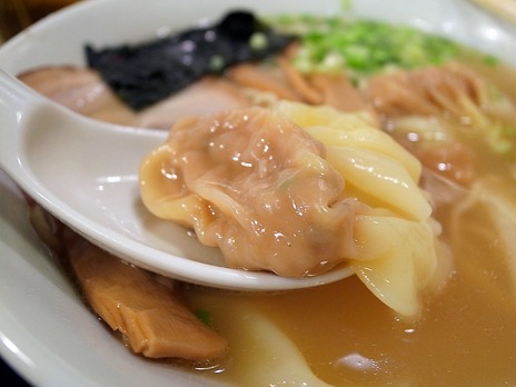 御茶ノ水こうや麺房のワンタン