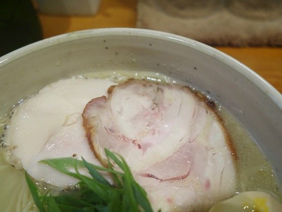 臥龍鶏チャーシュー