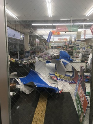 デポマート 台風被害1
