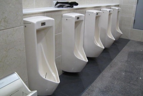 11の武蔵大学男子トイレ小便器 フリーイラスト