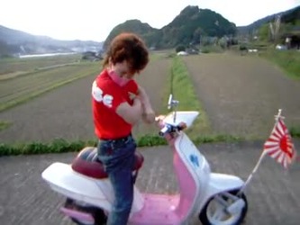 逆走したDQNの原付に