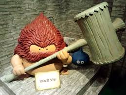玄関の前に、木槌を