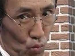 私の足を触った