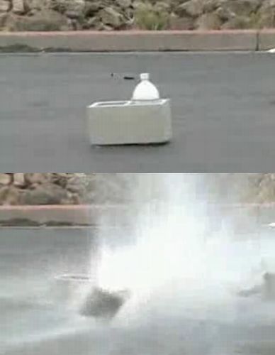 ペットボトル爆弾