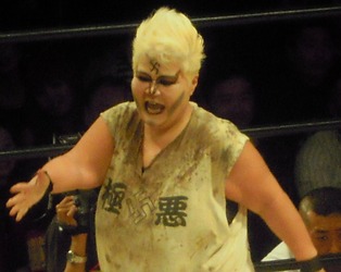 【感涙】ダンプから女の子を守り、