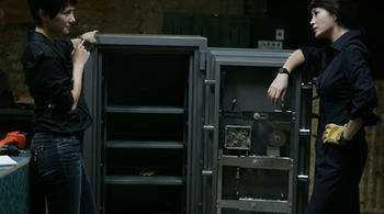 父の遺産を謎の女に狙わ