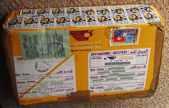 家に届いた謎の小包。