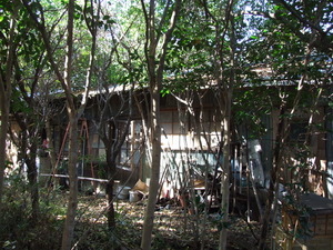 労活評団結小屋