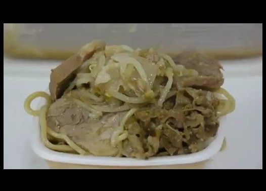 ラーメン二郎を吉野家の牛丼にブッかけると美味!